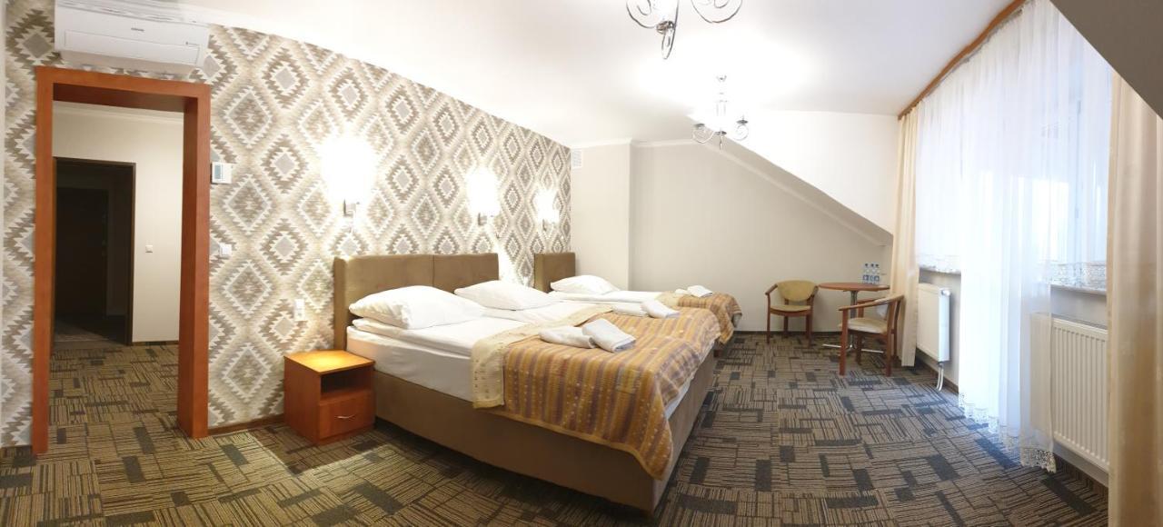 Hotel Kamiza Wyszków Exteriör bild