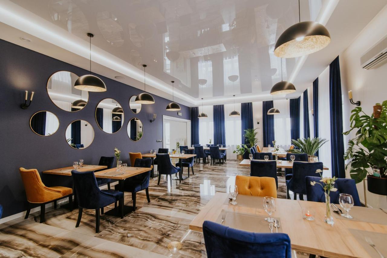 Hotel Kamiza Wyszków Exteriör bild